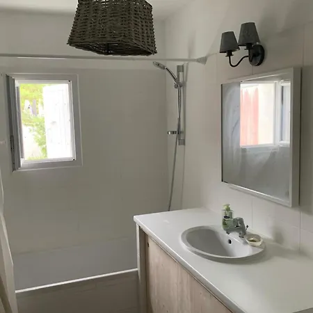 Spacious House Close To The La Couarde-sur-Mer