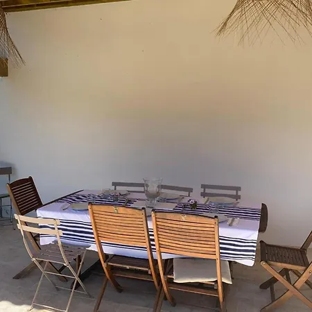 Feriehus Spacious House Close To The La Couarde-sur-Mer