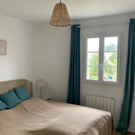 Spacious House Close To The With Terrace Ferienhaus La Couarde-sur-Mer