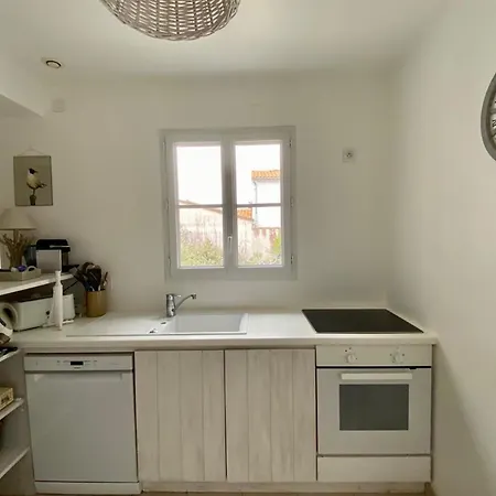 Spacious House Close To The La Couarde-sur-Mer
