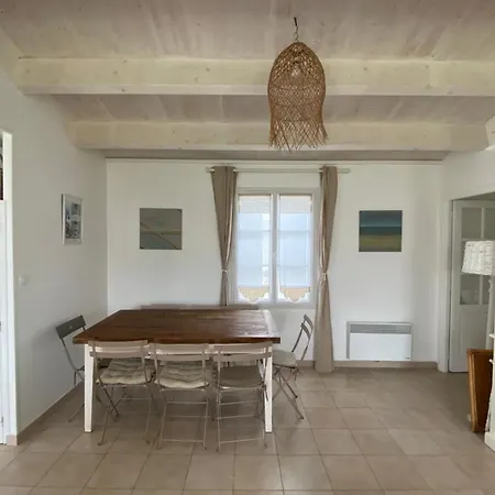 Ferienhaus Spacious House Close To The With Terrace *