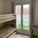 Dom wakacyjny Spacious House Close To The With Terrace