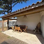 Spacious House Close To The With Terrace Σπίτι διακοπών *