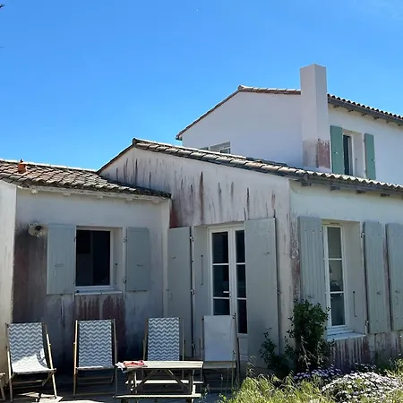Spacious House Close To The With Terrace Holiday home La Couarde-sur-Mer