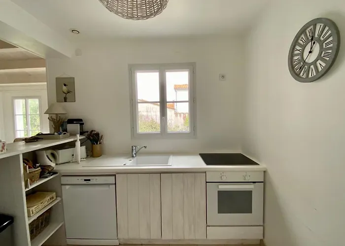 Spacious House Close To The La Couarde-sur-Mer