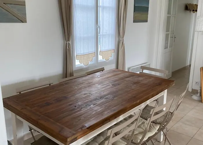 Spacious House Close To The *