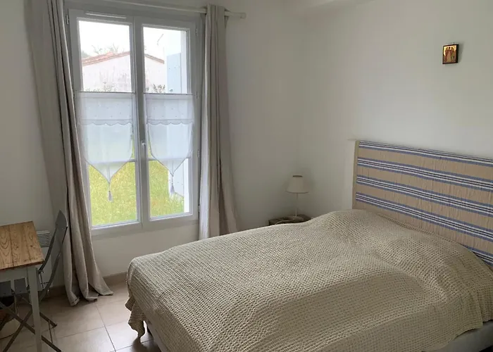 Spacious House Close To The La Couarde-sur-Mer